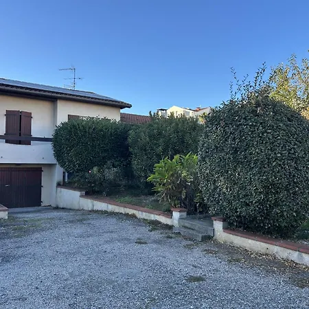 Pansiyon La Comte A *